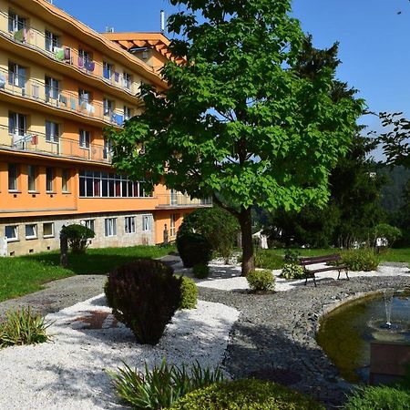 穆希纳 Korona Sanatorium Uzdrowiskowe酒店 外观 照片